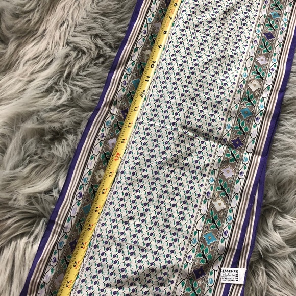 Three OSCAR de la RENTA (3) Bundle of silk scarves - Picture 8 of 8